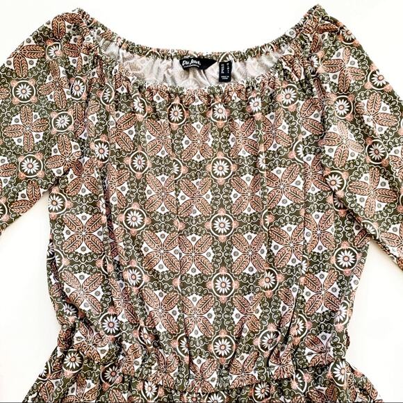 Du Jour Romper Off The Shoulder Bell Sleeves Print Romper Size Medium - Picture 13 of 15